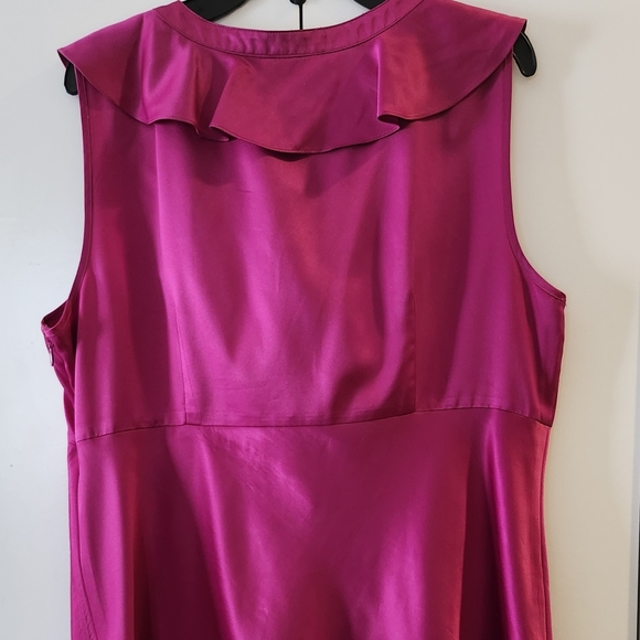 Ann Taylor Size 12. Polyester. Fuchsia. Beautiful Design and color. Gently used. - Picture 2 of 12